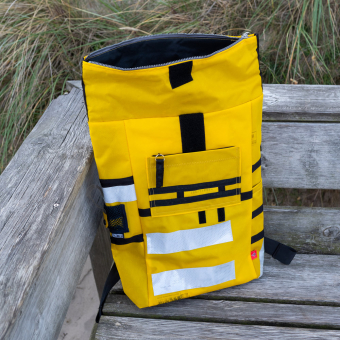 Rucksack GERETTET groß gelb